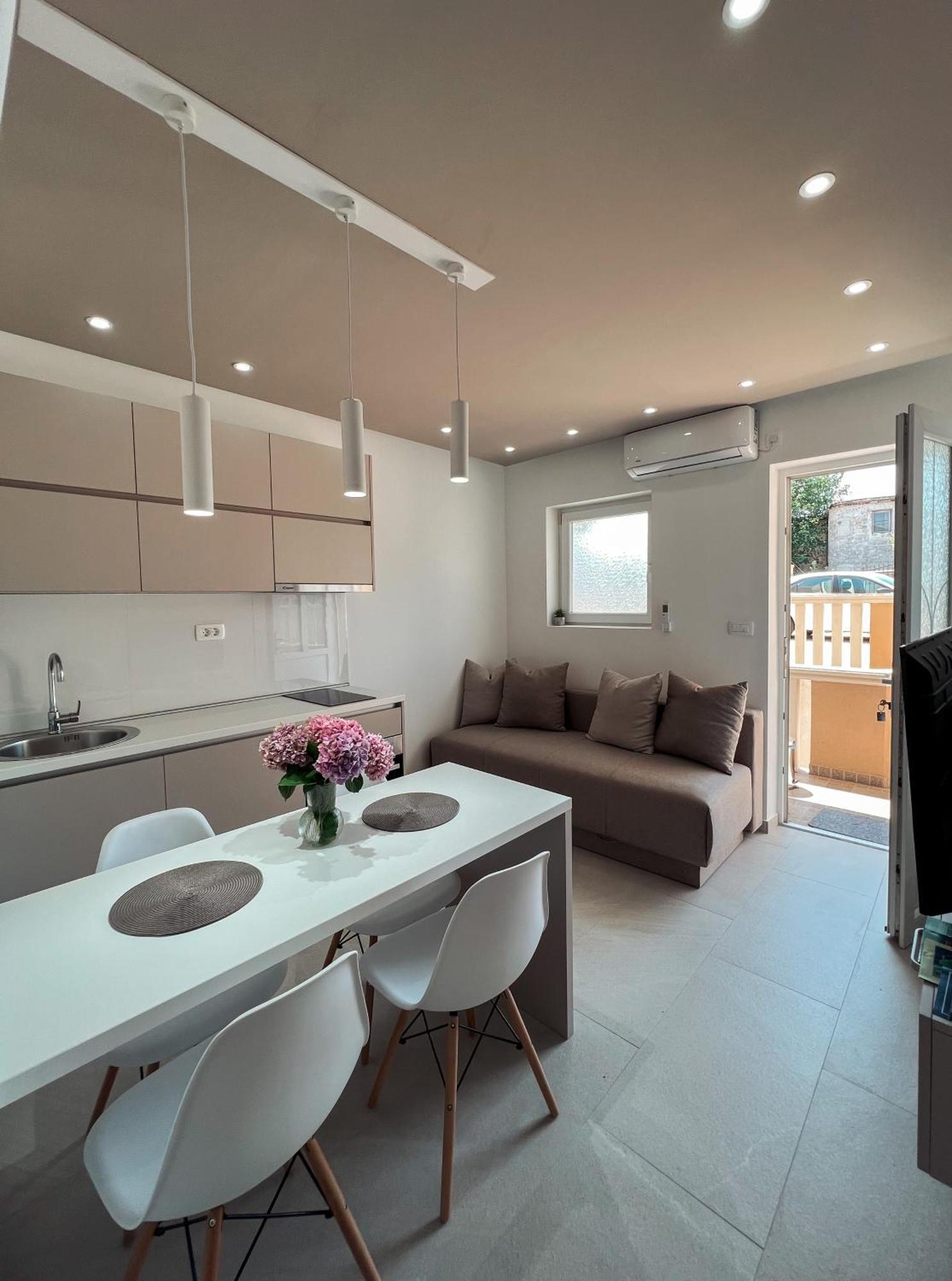 Mavalux Apartments Τίβατ Εξωτερικό φωτογραφία
